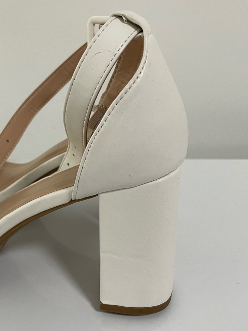 Delicious White Single-Band Ankle-Strap Block Heels. Size 8 - Picture 5 of 9